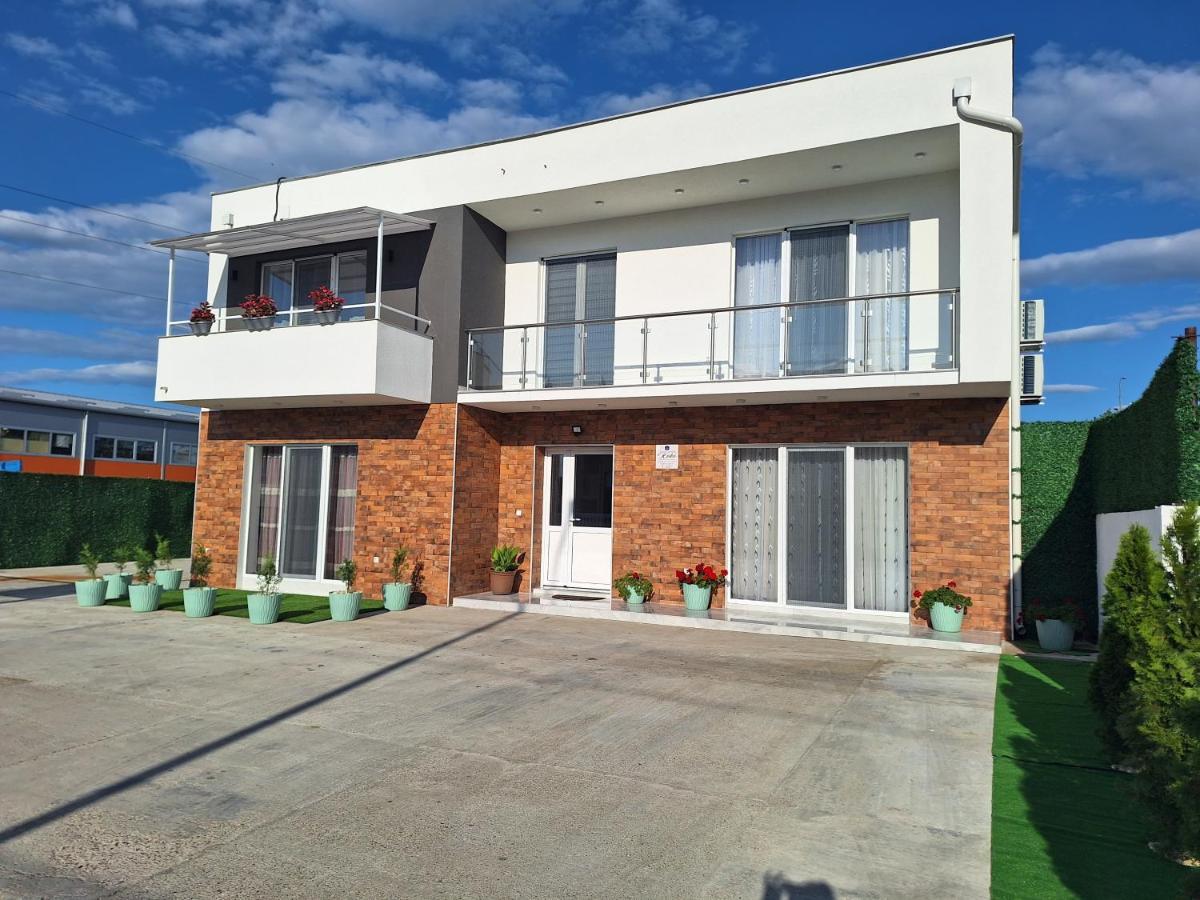 Apartmani Koki Кладово Екстер'єр фото
