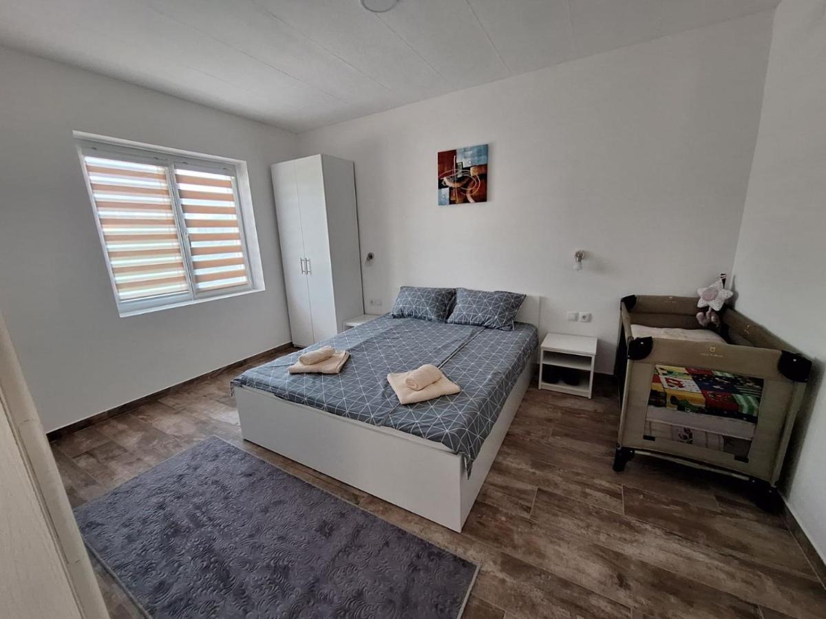 Apartmani Koki Кладово Екстер'єр фото