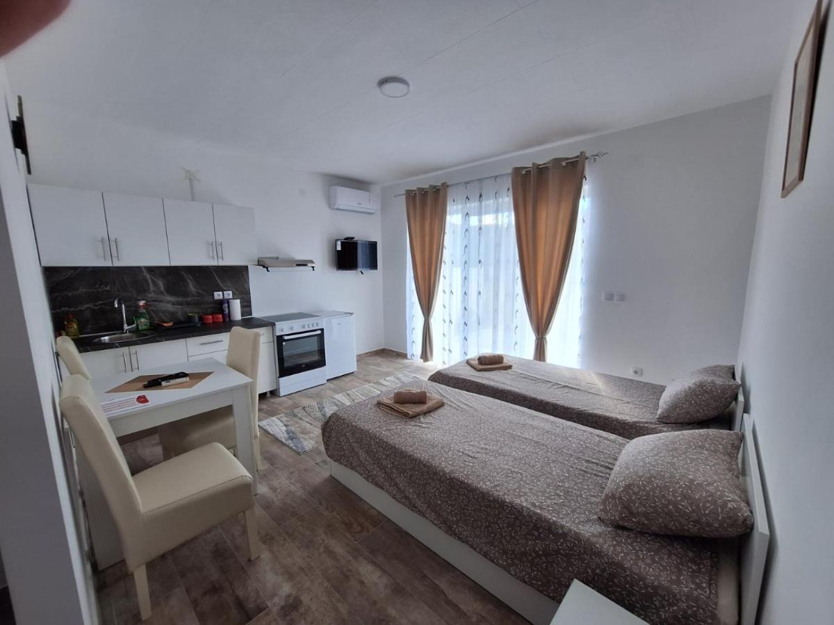 Apartmani Koki Кладово Екстер'єр фото