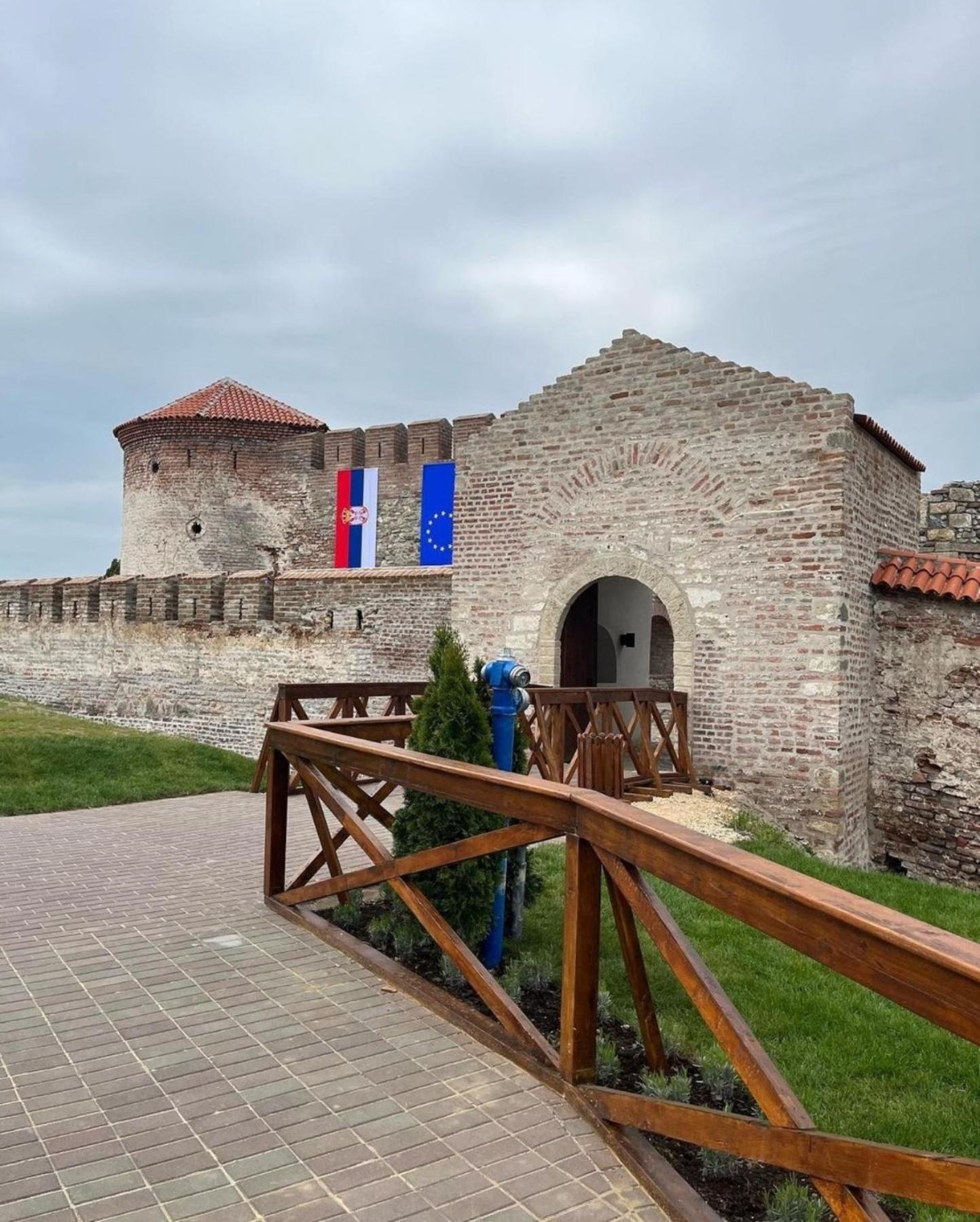 Apartmani Koki Кладово Екстер'єр фото