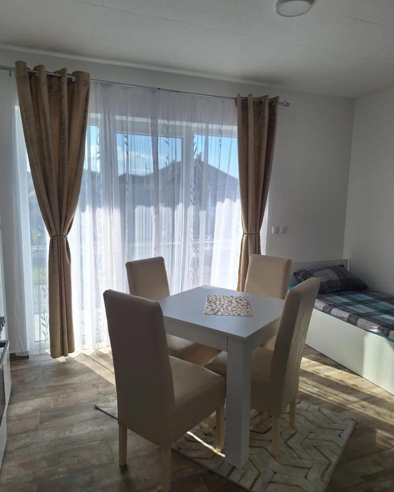 Apartmani Koki Кладово Екстер'єр фото